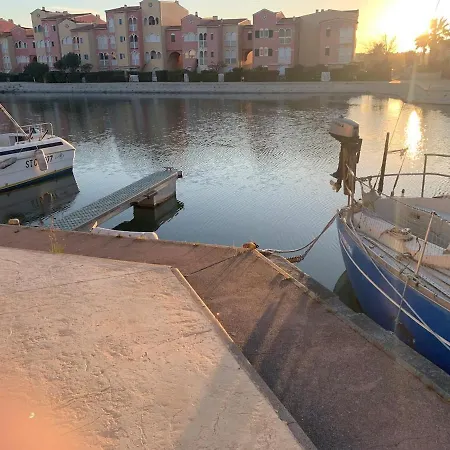 Confortable 3 Personnes, Piscines